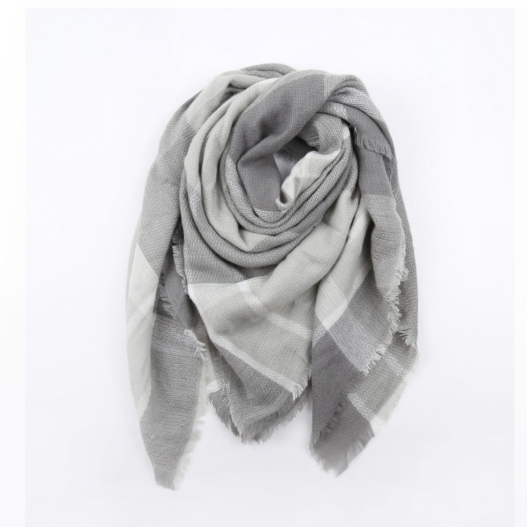 Damen Karierter Schal aus hochwertigem Material mit fransigen Kanten W&W Mode