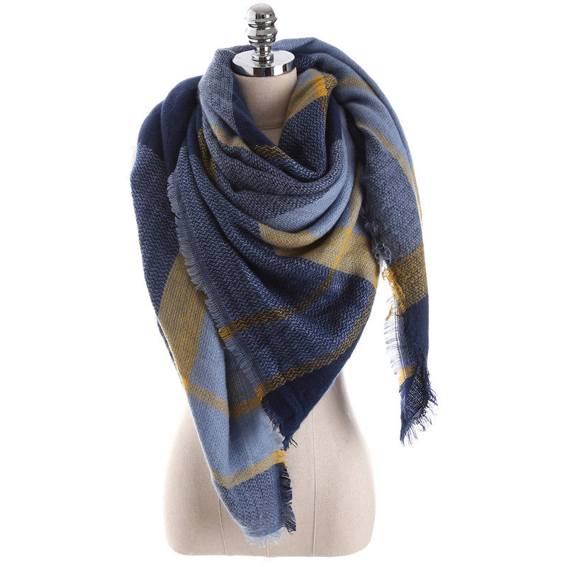 Damen Karierter Schal aus hochwertigem Material mit fransigen Kanten W&W Mode