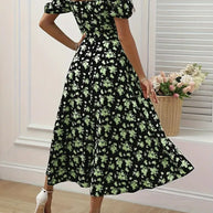 WW | Schickes Kleid mit Puffärmeln Im A-Linien-Stil mit Blumendruck