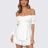 WW | Schulterfreier Rüschen-Jumpsuit