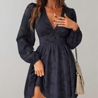 WW | V-ausschnitt Minikleid