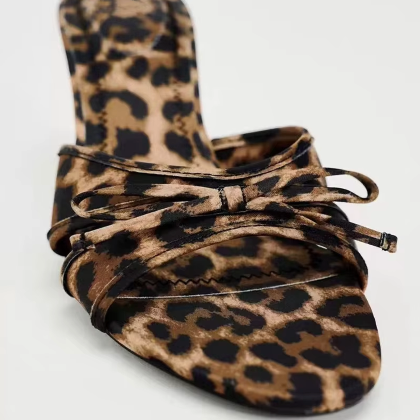 WW | High-Heeled Slippers mit Leopardenmuster