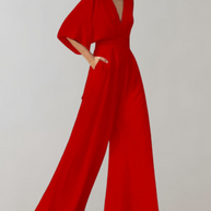 WW | Lässiger Strampler mit weitem Bein