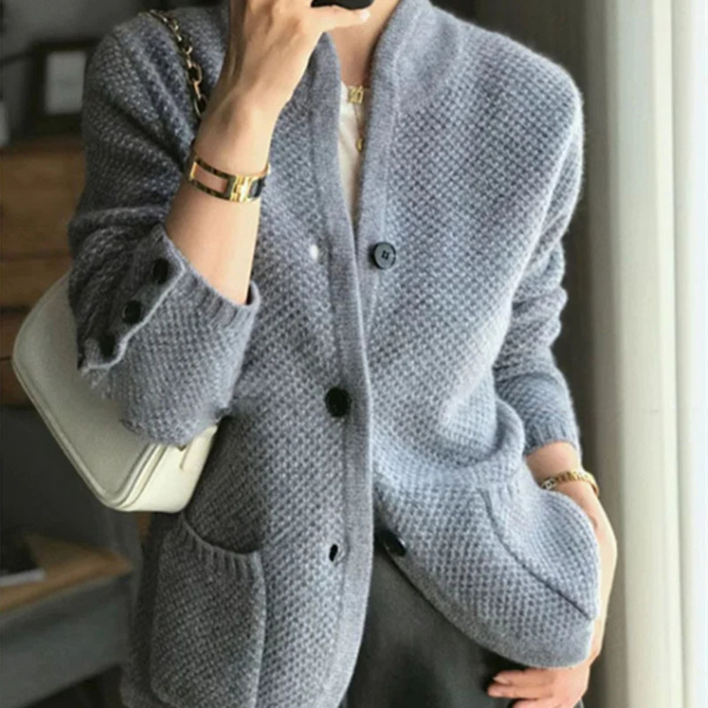 Anspruchsvolle kuschelige Strickjacke