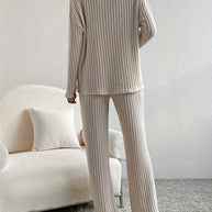 WW 2-teiliges Set | Eleganter gerippter Damenanzug mit V-Ausschnitt-Pullover und passender Hose