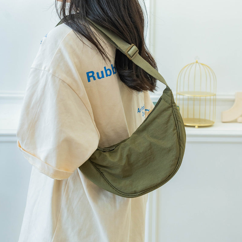 WW | Stilvolle Half Moon Crossbody Tasche