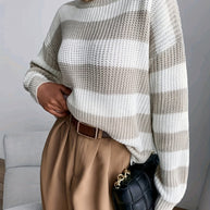 Bequemer gestreifter Pullover