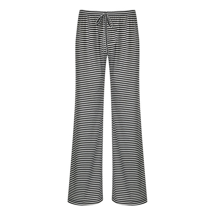 W&W Mode | Coole Gestreifte Hose Für Einen Frischen Look
