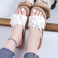 Flipflops | Damen-Sandalen mit offener Zehenspitze und eleganten geflochtenen Riemen