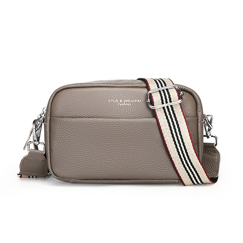 WW | Schlichte Schultertasche Aus Veganem Leder Im Kleinen Quadratischen Format