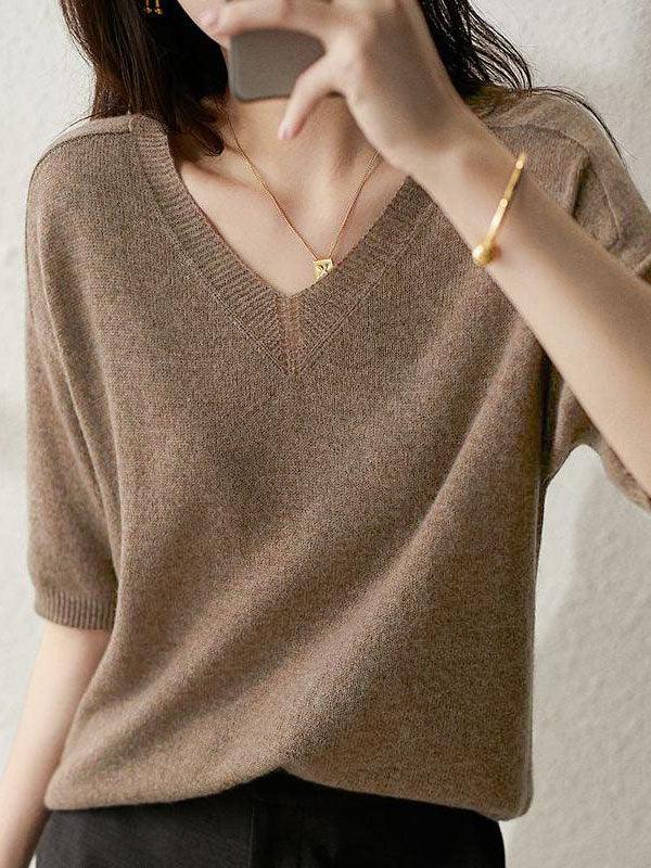 WW | Luxurious soft cashmere V-neck sweater for women