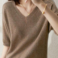 WW | Luxurious soft cashmere V-neck sweater for women