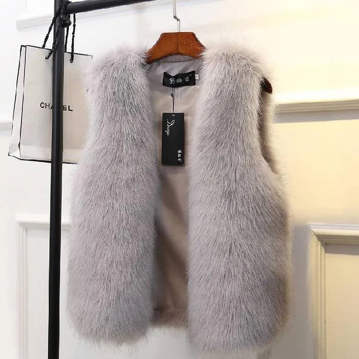 WW | Gilet made of imitation marten fur