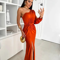 WW | Satinkleid Mühelose Eleganz Bei Jedem Schritt