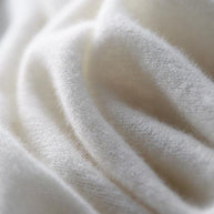 WW | Luxurious soft cashmere V-neck sweater for women