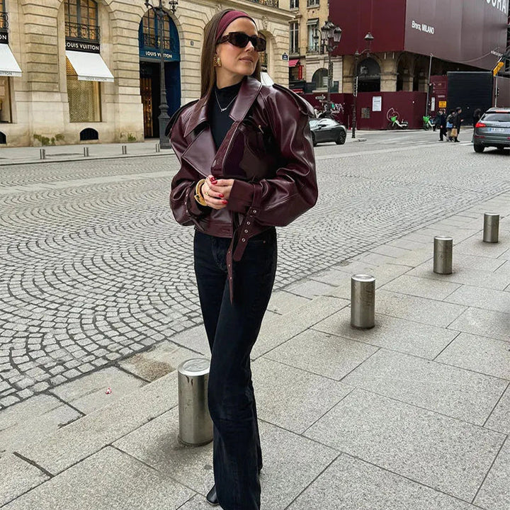 W&W Mode | Kurzjacke Aus Luxuriösem Bordeaux Glänzendem Leder