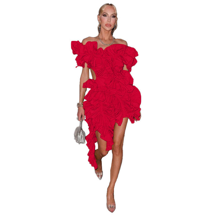 Damenkleid mit asymmetrischem Stufenschnitt