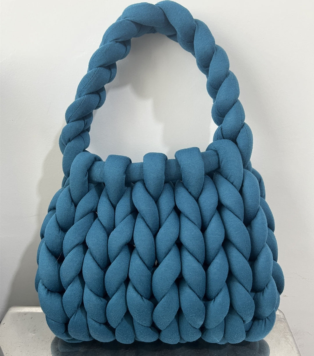 Damen Tasche aus handgewebtem Material