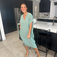 Kleid mit V-Ausschnitt | Unser Bestseller 2024