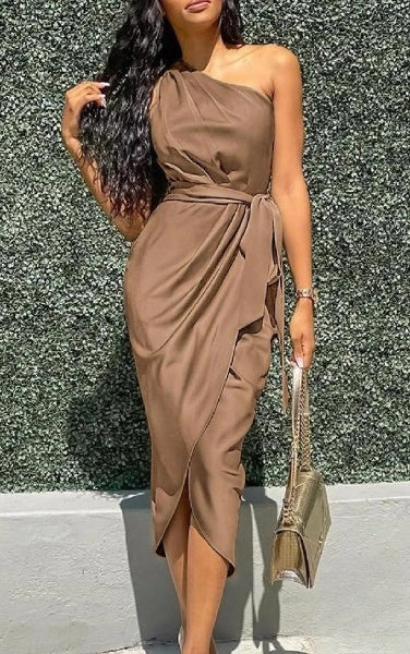 WW | Qualität Off Shoulder Rüsche Kleid