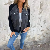 im Denim-Look mit Taschendetails und bequemer Passform