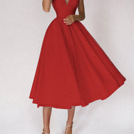 WW Grace | Das elegante Trägerkleid mit V-Ausschnitt