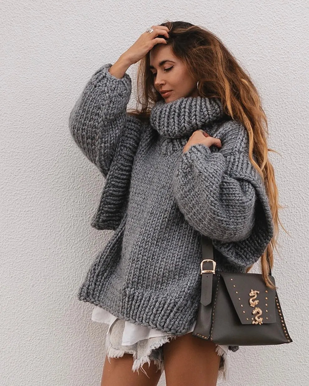 Pullover mit Strickstruktur und Rollkragen in Übergröße