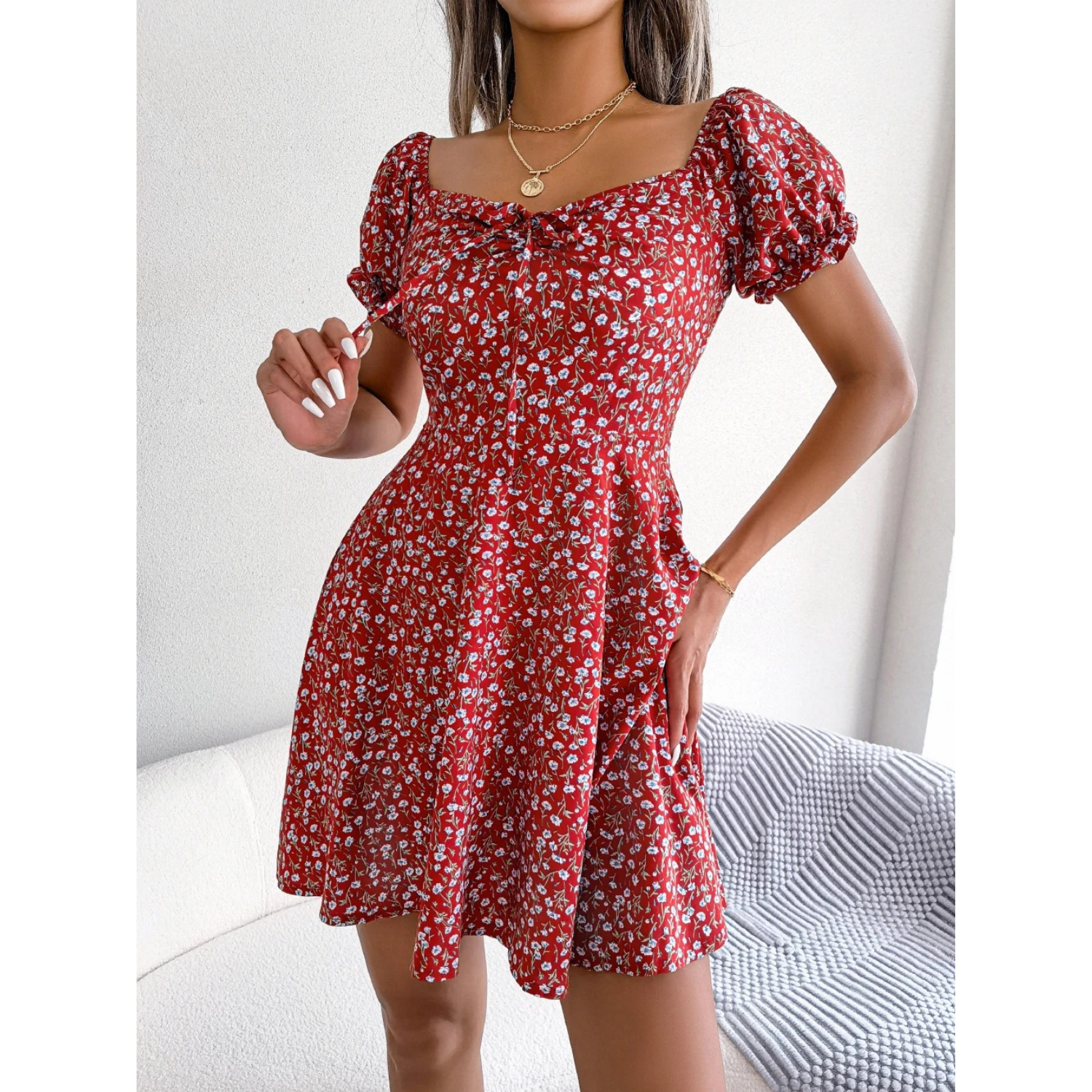 WW | Sommerkleid mit blumenverzierten Puffärmeln für Damen