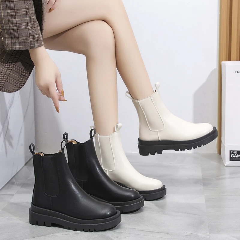 W&W Mode | Damen Chelsea Boots mit Elastischen Seiten und Zugschlaufen