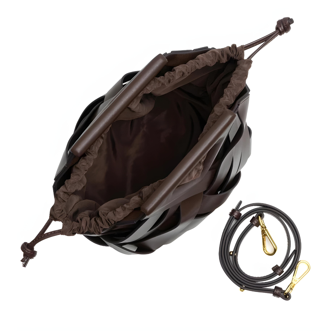 Kleine Damenhandtasche mit Kettenriemen