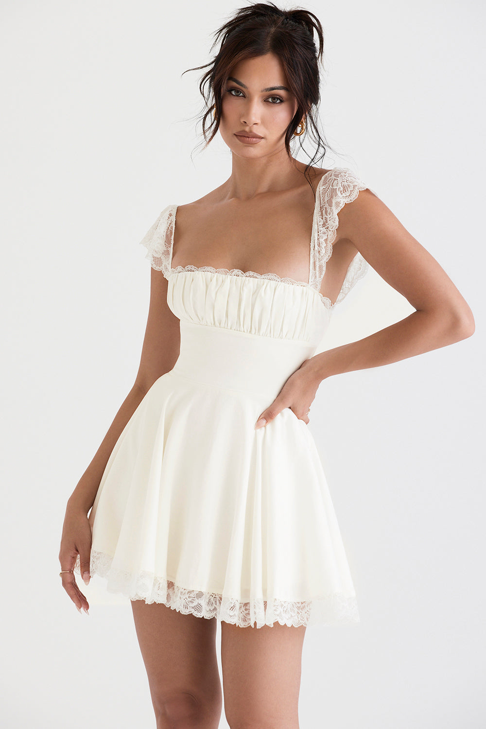 W&W Mode | Kleid mit quadratischem Ausschnitt und Spitzenärmeln