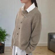 WW | weiche strickjacke mit diagonaler knopfleiste