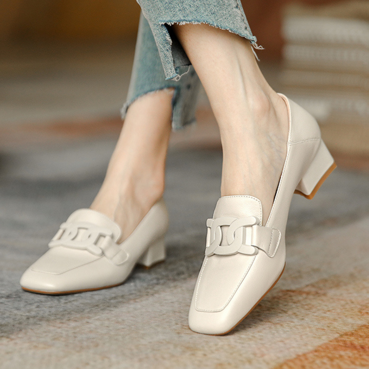 W&W Mode | Bequeme Schuhe mit Mittlerem Absatz und Fußgewölbeunterstützung