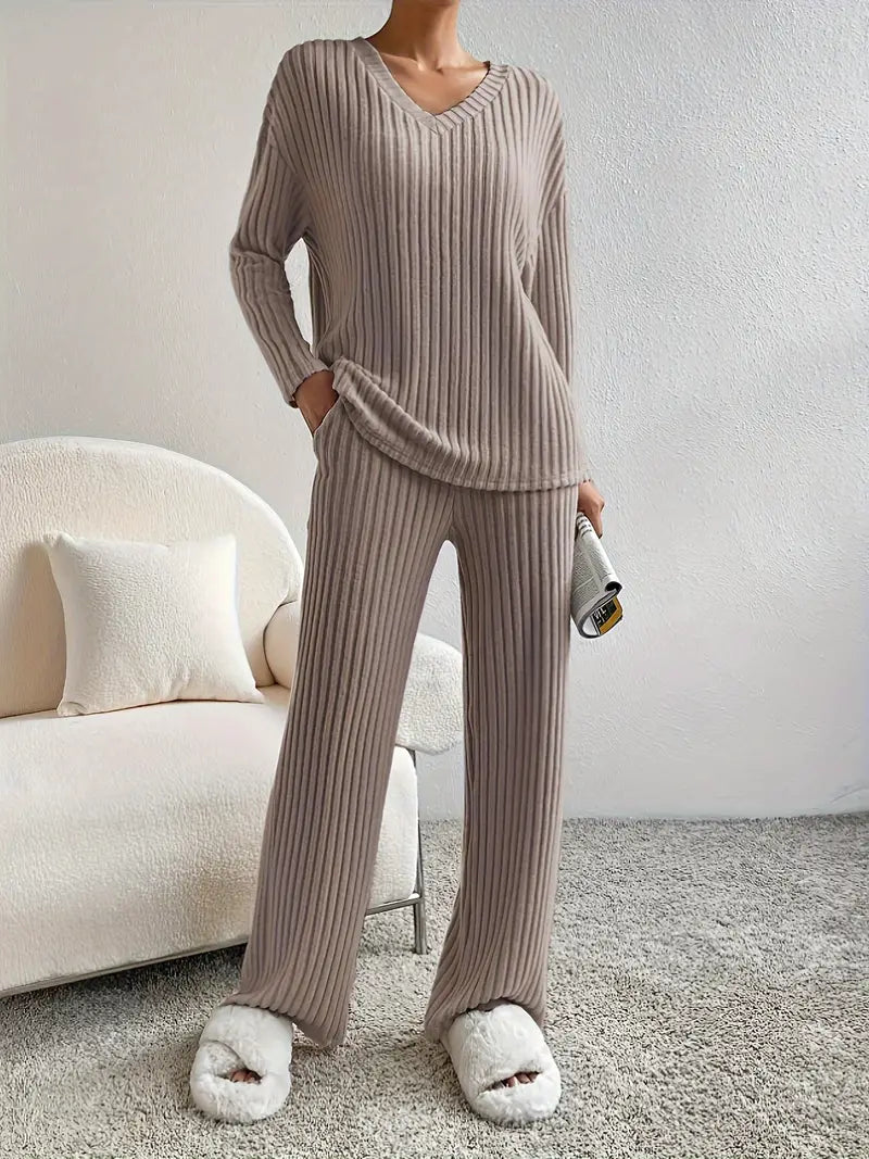 WW 2-teiliges Set | Eleganter gerippter Damenanzug mit V-Ausschnitt-Pullover und passender Hose