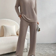 WW 2-teiliges Set | Eleganter gerippter Damenanzug mit V-Ausschnitt-Pullover und passender Hose