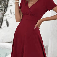 WW | Sommerkleid für Damen mit V-Ausschnitt Elegant Tailliert Kurzärmelig