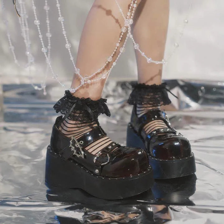 Damen-Mary-Jane-Schuhe mit Plateau, Herzschnalle und Gothic-Design