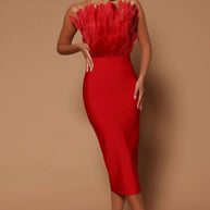 WW Damenkleid mit Taillenbetonung und Federverzierung