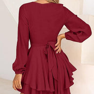 GWEN - Kleid mit V-Ausschnitt und Laternenärmeln
