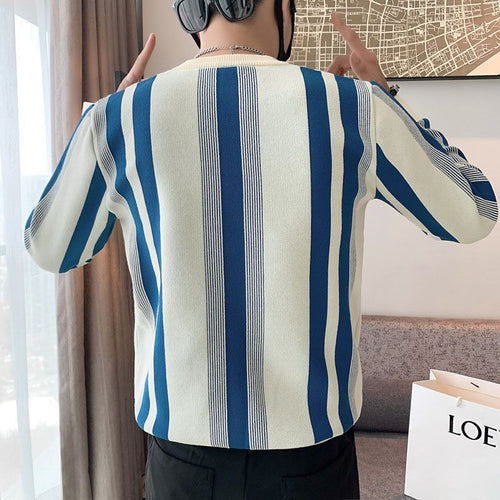 WW | lassiger weicher wachsartiger vertikal gestreifter Strickpullover