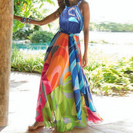 Damen Maxikleid mit buntem Fluid-Design aus fließendem Stoff und elegantem Taillengürtel WW