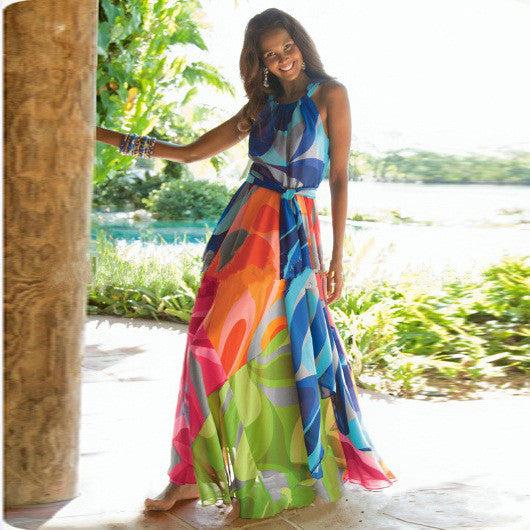 Damen Maxikleid mit buntem Fluid-Design aus fließendem Stoff und elegantem Taillengürtel WW