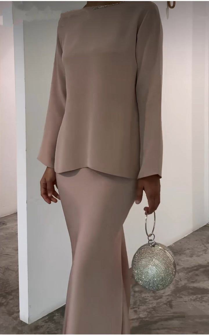 Damenperlenkette mit Perlmutt-Anhänger