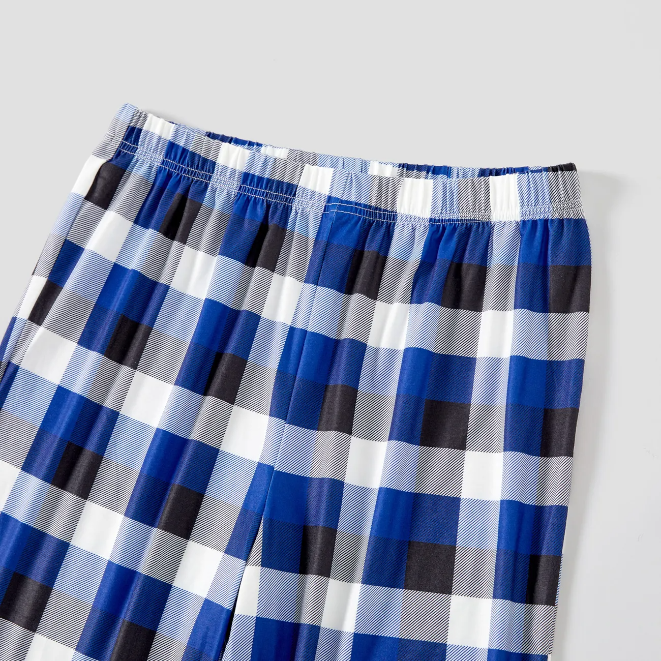 WW | Weihnachtsfamilienpassende Pyjamas - Marineblau & Weißer karierten PJs Set mit Weihnachtsauto und 