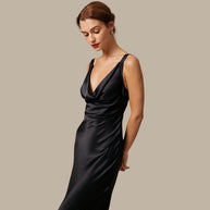 WW | Satin-Maxikleid mit Wasserfallausschnitt