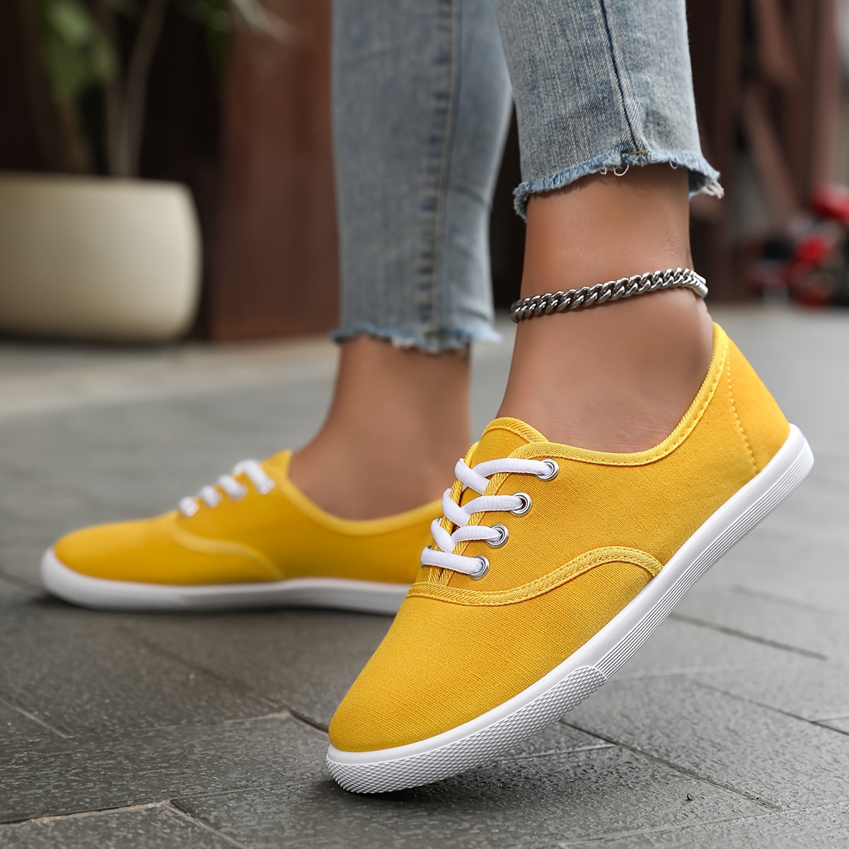 WW | Bequeme Niedrige Canvas Sneakers in Weiß