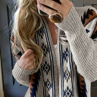 – Strickjacke mit ethnischem Aufdruck