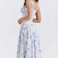 WW geschnittenes Trägerkleid für Damen mit französischem Flair und verführerischem Hüftschlitz