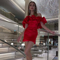 WW | Schulterfreies Cocktailkleid mit Rüschendetail