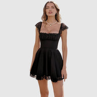 WW | Kleid mit Quadratischem Ausschnitt und Spitzenborte